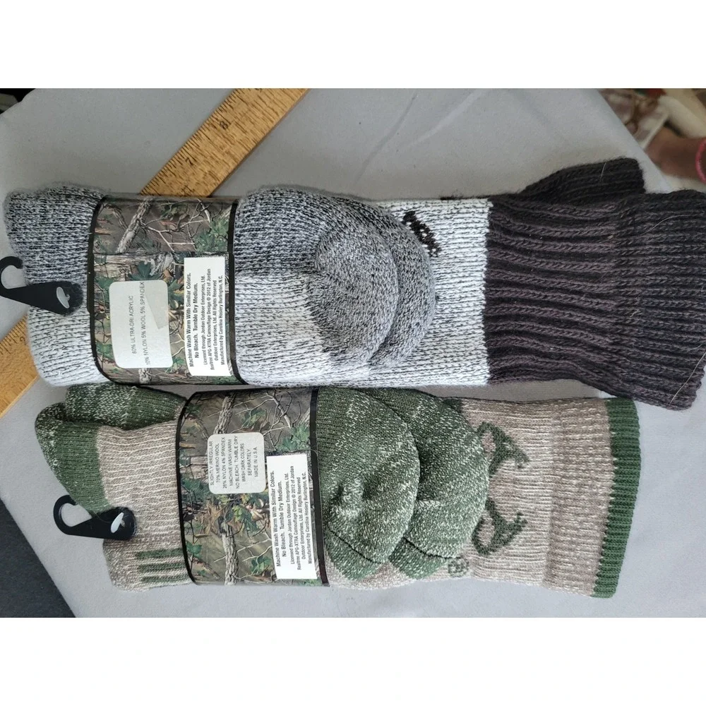 2 Realtree Unisex Hunting Socks Wool Blend Size 9-13 Gray Brown
